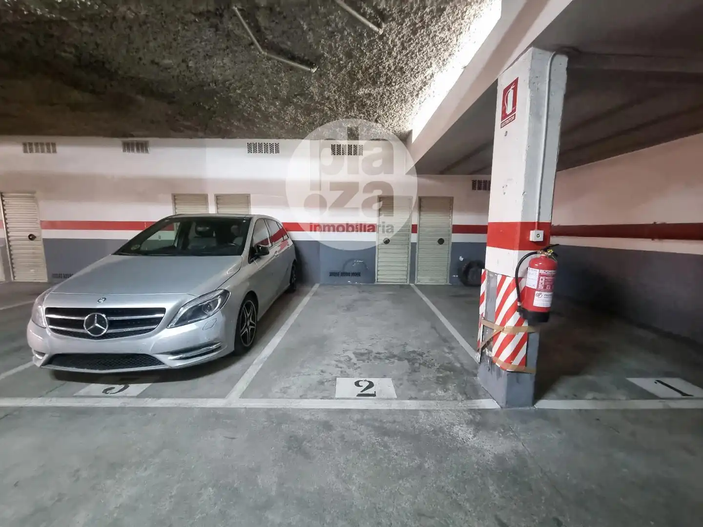 Parking de Ático de alquiler en Burgos con Calefacción, Terraza y Trastero