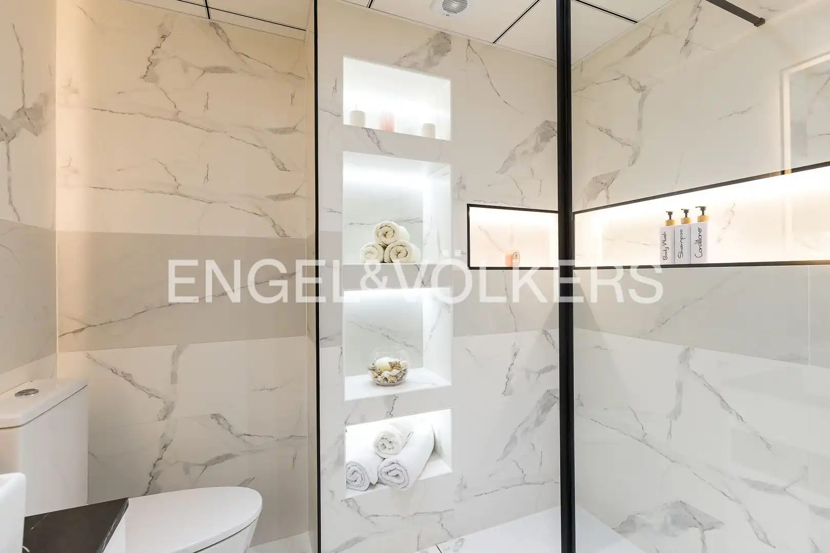 Baño de Piso en venta en Vilanova i la Geltrú con Aire acondicionado, Calefacción y Trastero