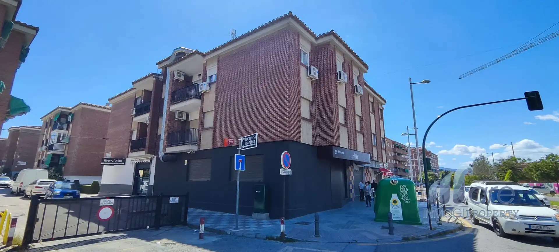 Außenansicht von Wohnung zum Verkauf in Granada mit Klimaanlage, Privatgarten und Terrasse