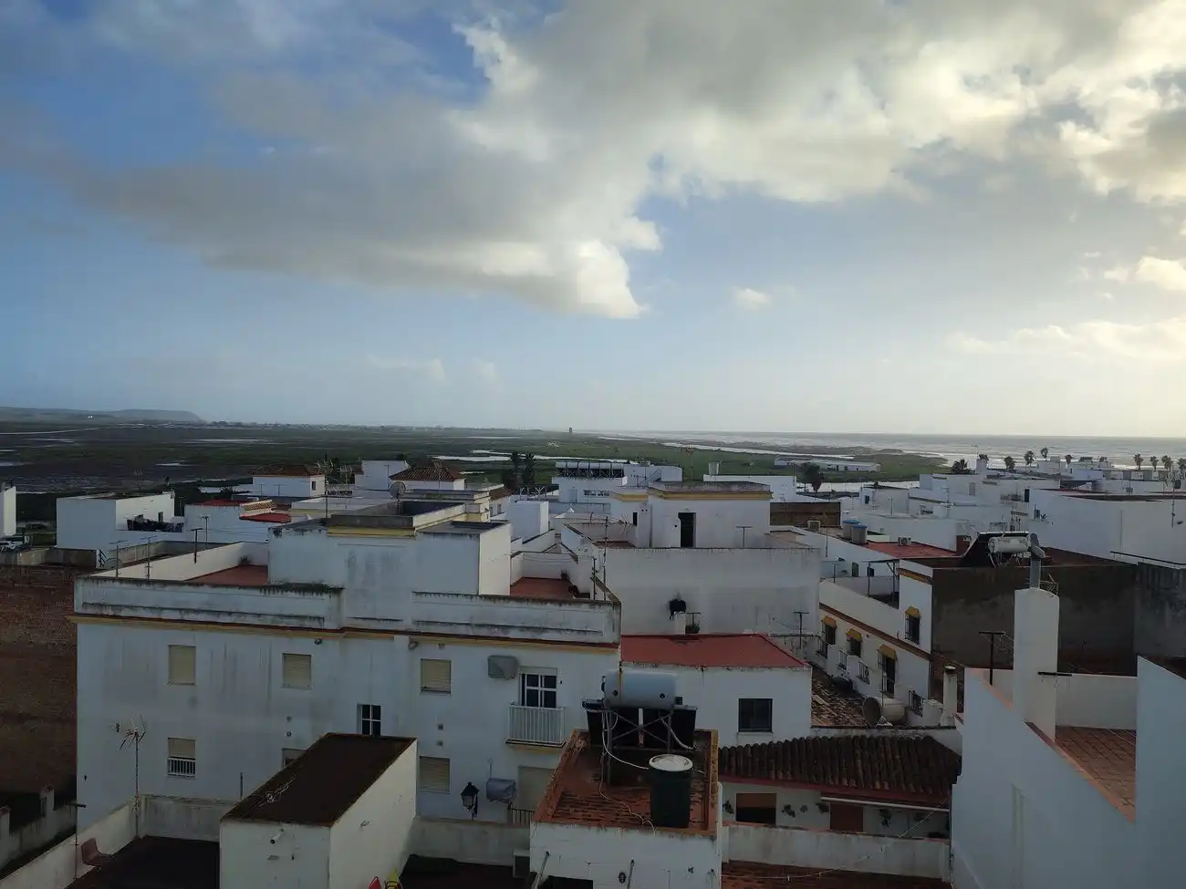 Vista exterior de Apartament en venda en Conil de la Frontera amb Aire condicionat