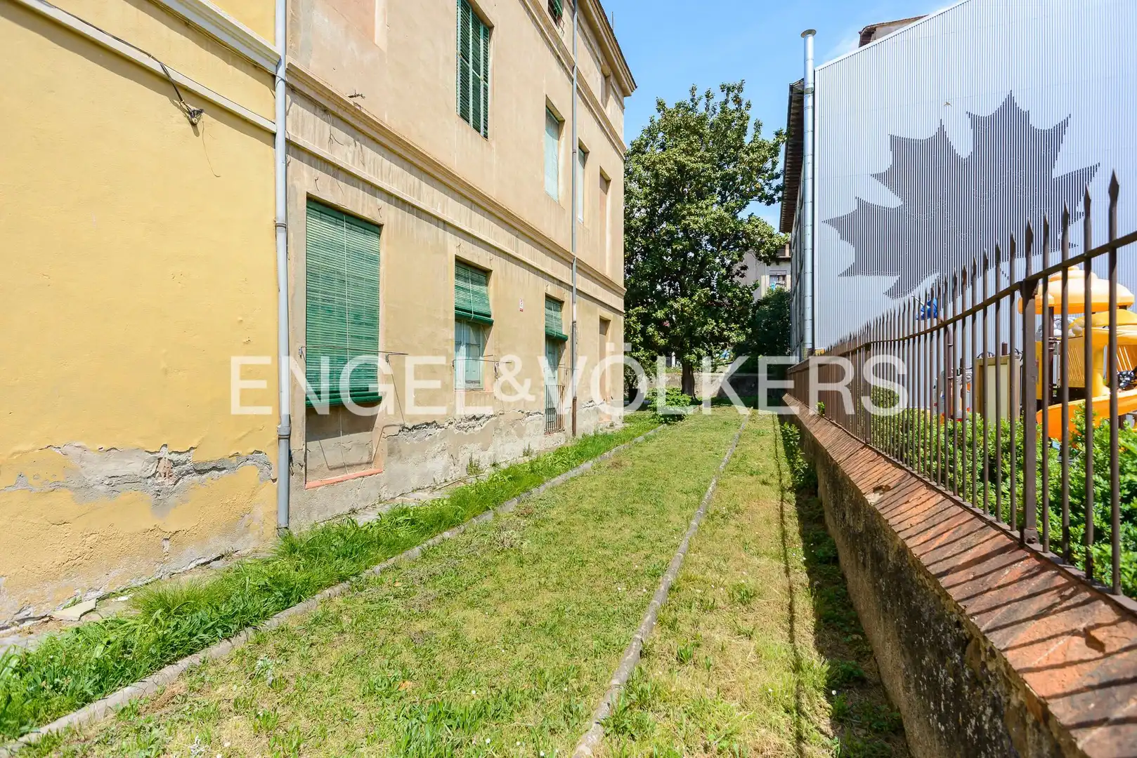 Vista exterior de Casa o chalet en venta en Olot con Calefacción, Jardín privado y Terraza