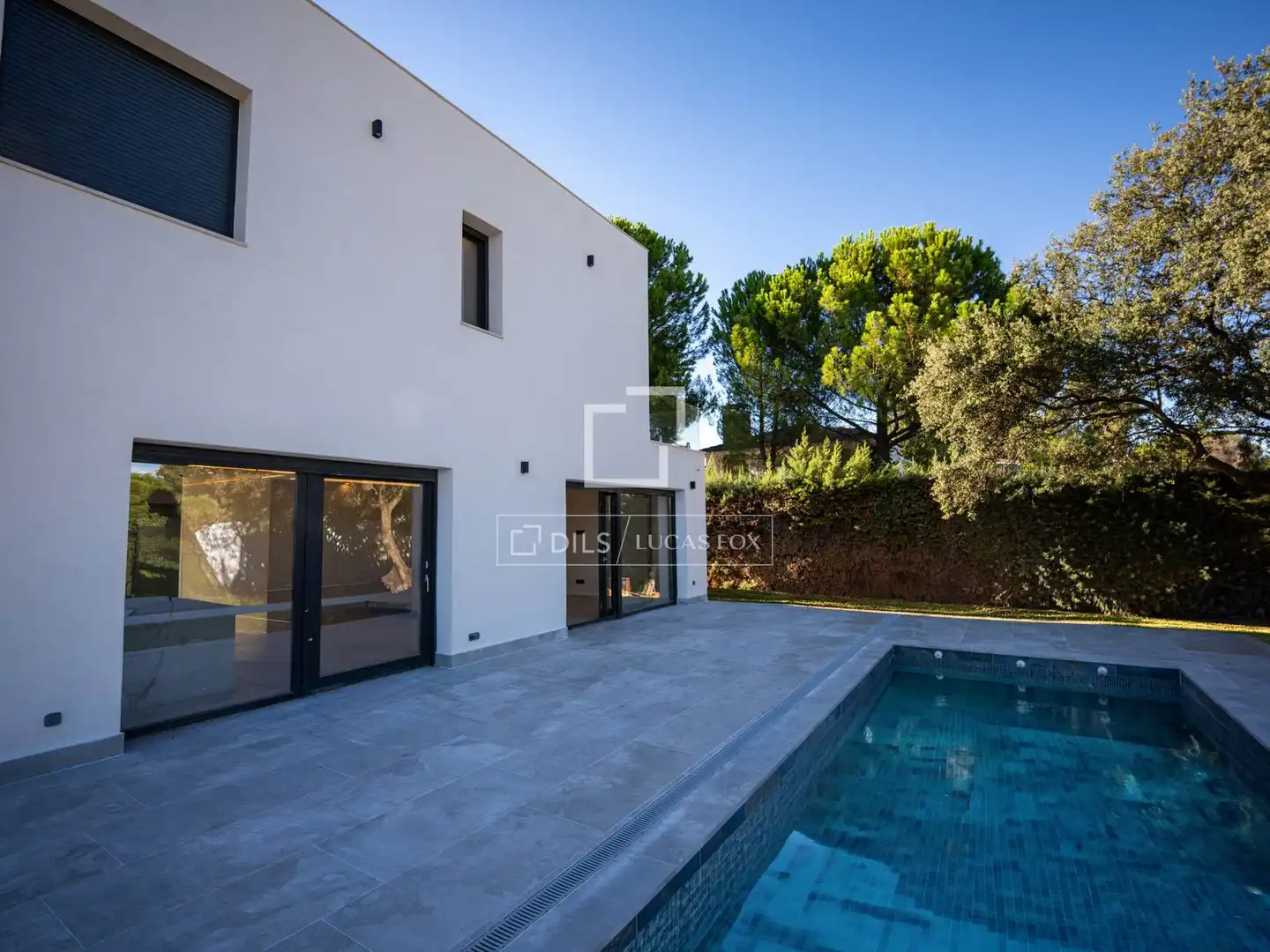 Vista exterior de Casa o xalet de lloguer en Valdemorillo amb Aire condicionat, Calefacció i Jardí privat