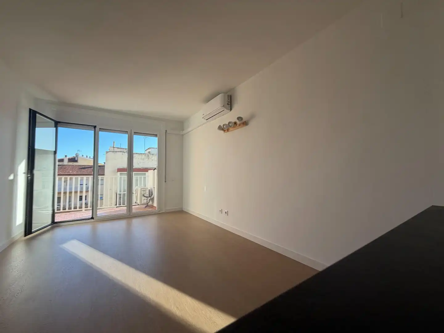 Living room of Flat for sale in Roses  with Air Conditioner, Parquet flooring and Terrace