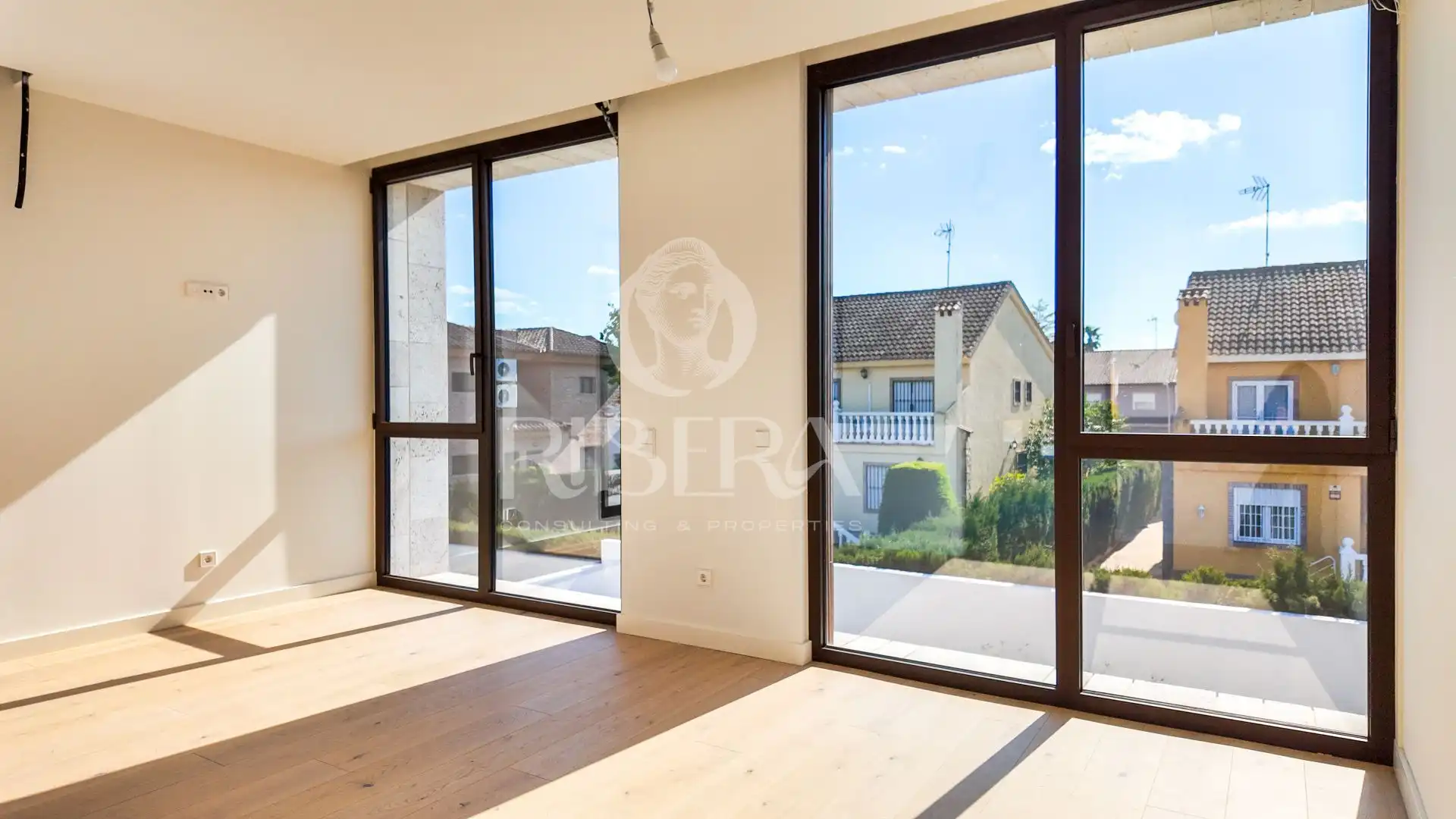 Habitación de Casa o chalet en venta en L'Eliana con Aire acondicionado, Calefacción y Jardín privado