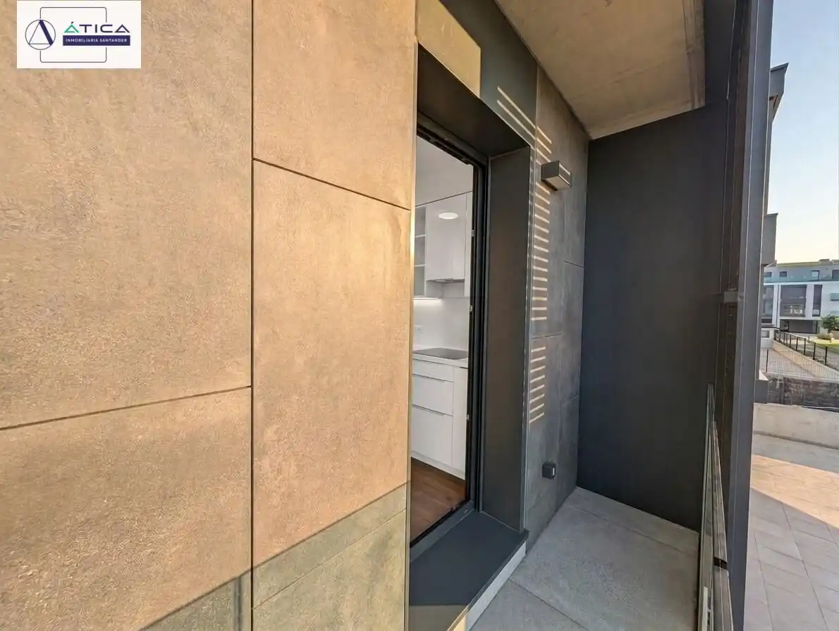 Wohnung zum Verkauf in Santa Cruz de Bezana mit Terrasse und Abstellraum