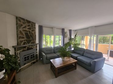 Apartamento con piscina en venta en Calahonda