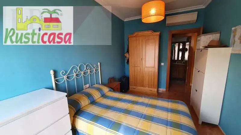 Dormitori de Pis en venda en Baños de la Encina amb Aire condicionat i Moblat