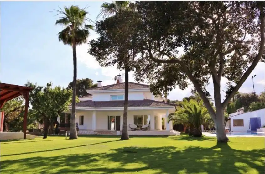 Vista exterior de Casa o xalet en venda en Alicante / Alacant amb Aire condicionat, Calefacció i Jardí privat