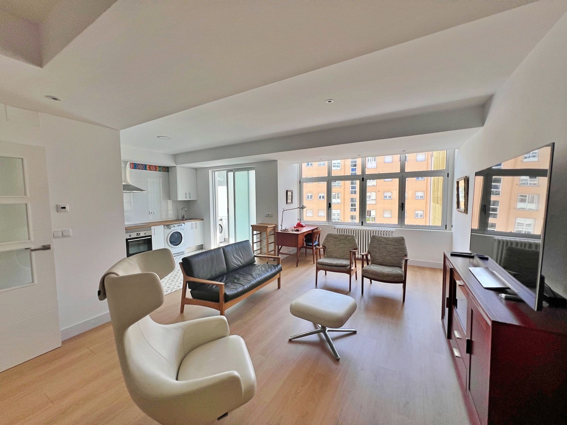 Living room of Flat to rent in Lugo Capital  with Heating, Parquet flooring and Furnished