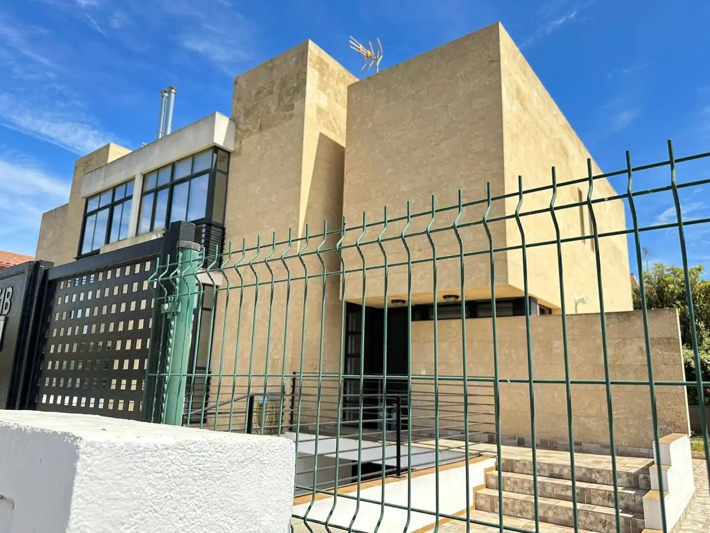 Adossat amb jardí en venda a Carrer del Rescat, imagen 3