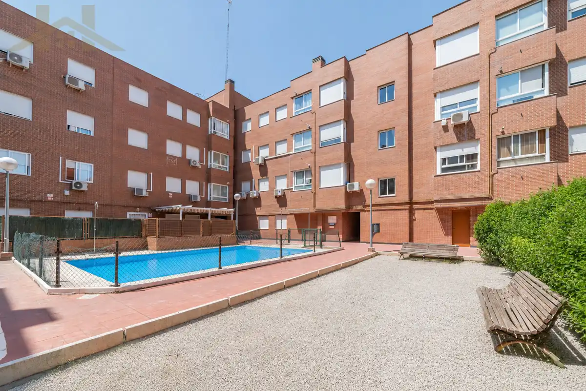 Vista exterior de Pis en venda en Ciempozuelos amb Calefacció i Piscina comunitària
