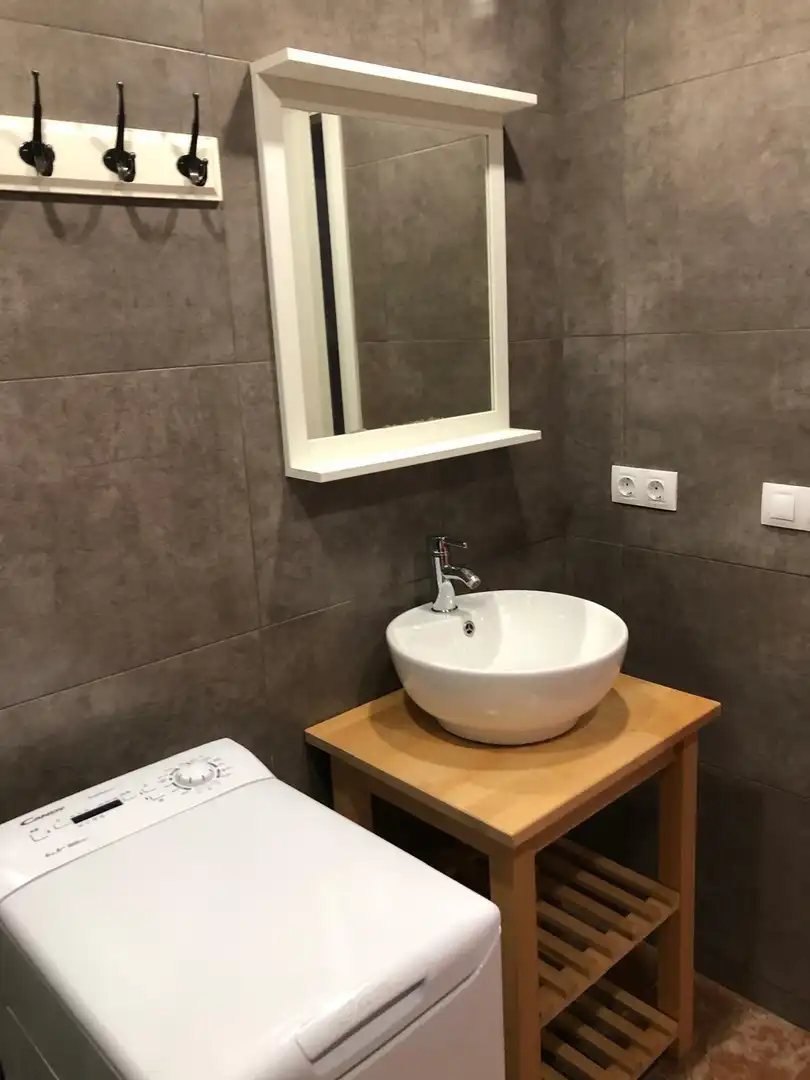 Badezimmer von Wohnung zur Miete in Fuengirola mit Klimaanlage, Terrasse und Möbliert