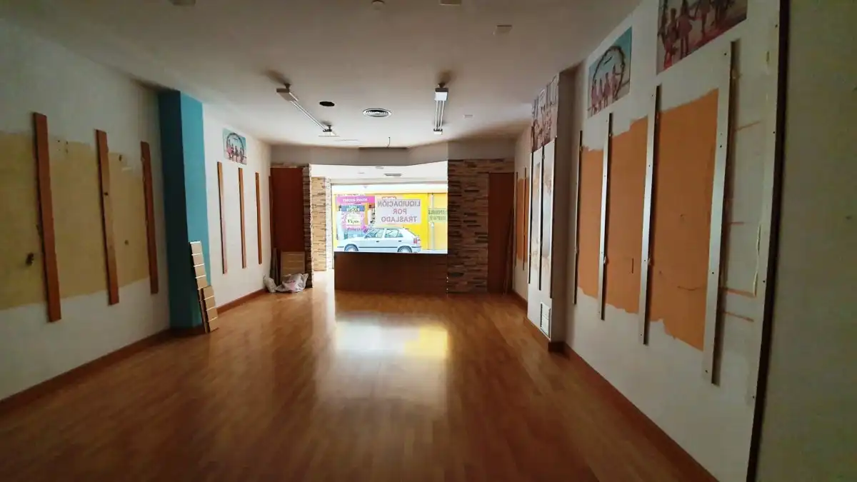 Local comercial en alquiler en Calle LUCIANA FDEZ 3, imagen 8