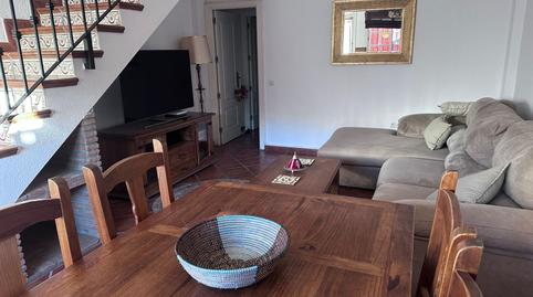 Foto 4 de Casa adosada de alquiler en Los Pinos, Algeciras