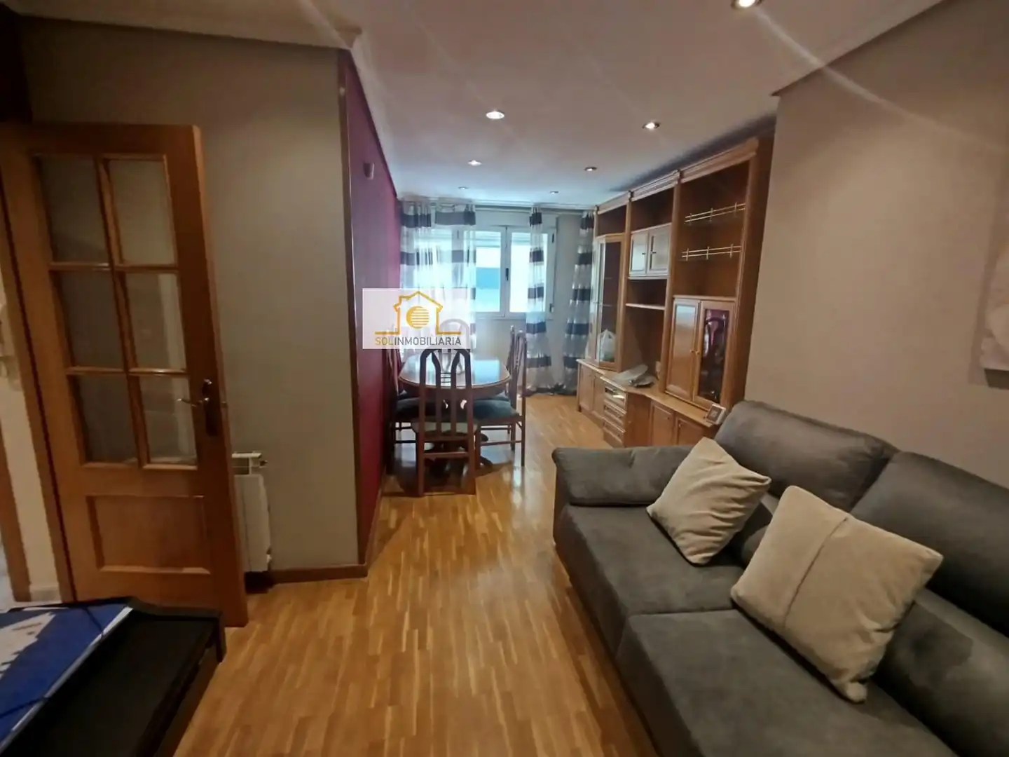 Sala d'estar de Pis en venda en Ponferrada amb Calefacció, Parquet i Traster