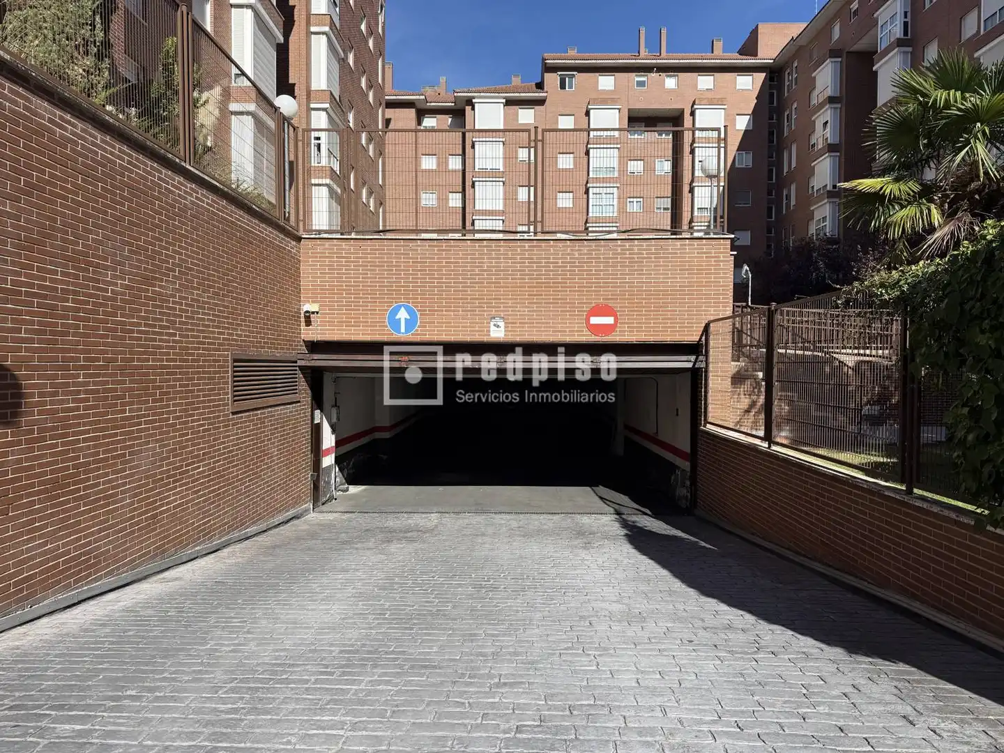 Individual con ascensor en venta en de Puente la Reina