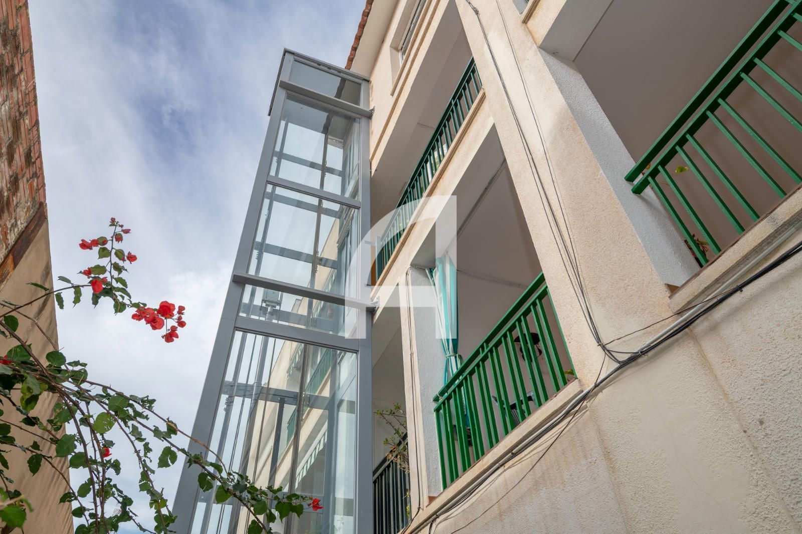 Vista exterior de Pis en venda en Palamós amb Calefacció i Terrassa