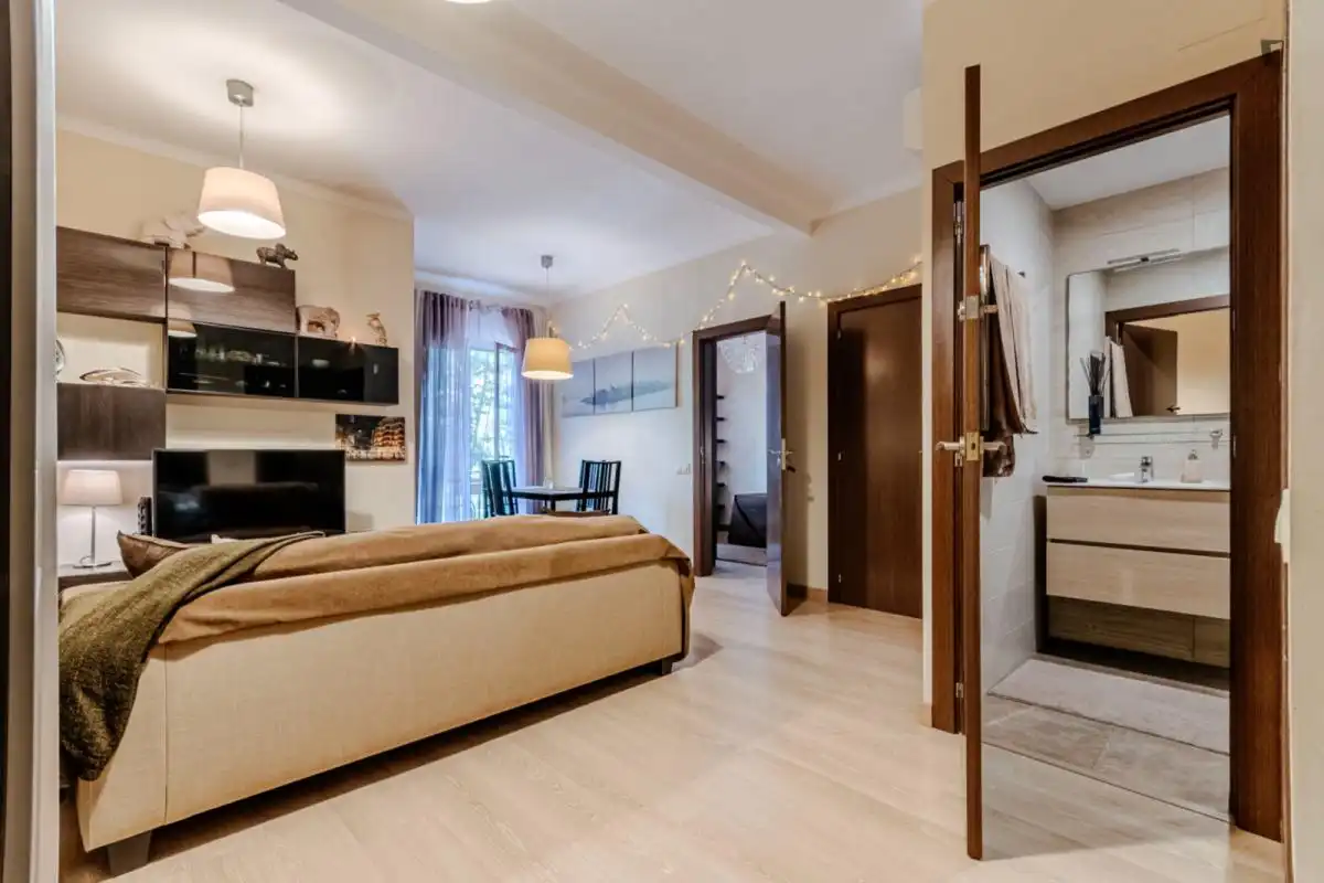 Dormitori de Apartament per a compartir en Barcelona amb Aire condicionat, Calefacció i Moblat