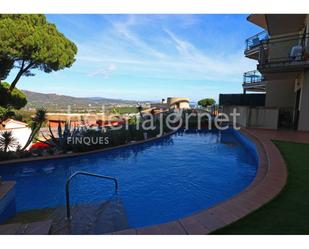 Piscina de Pis de lloguer en Sant Feliu de Guíxols amb Calefacció, Jardí privat i Terrassa