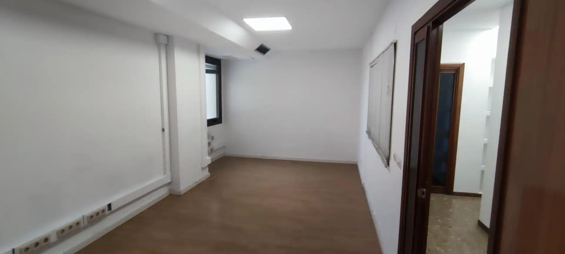 Office for rent in Sevilla  with Air Conditioner