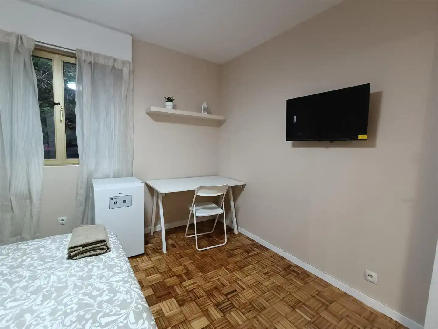 Schlafzimmer von Wohnung zur Miete in Mieres (Asturias) mit Balkon