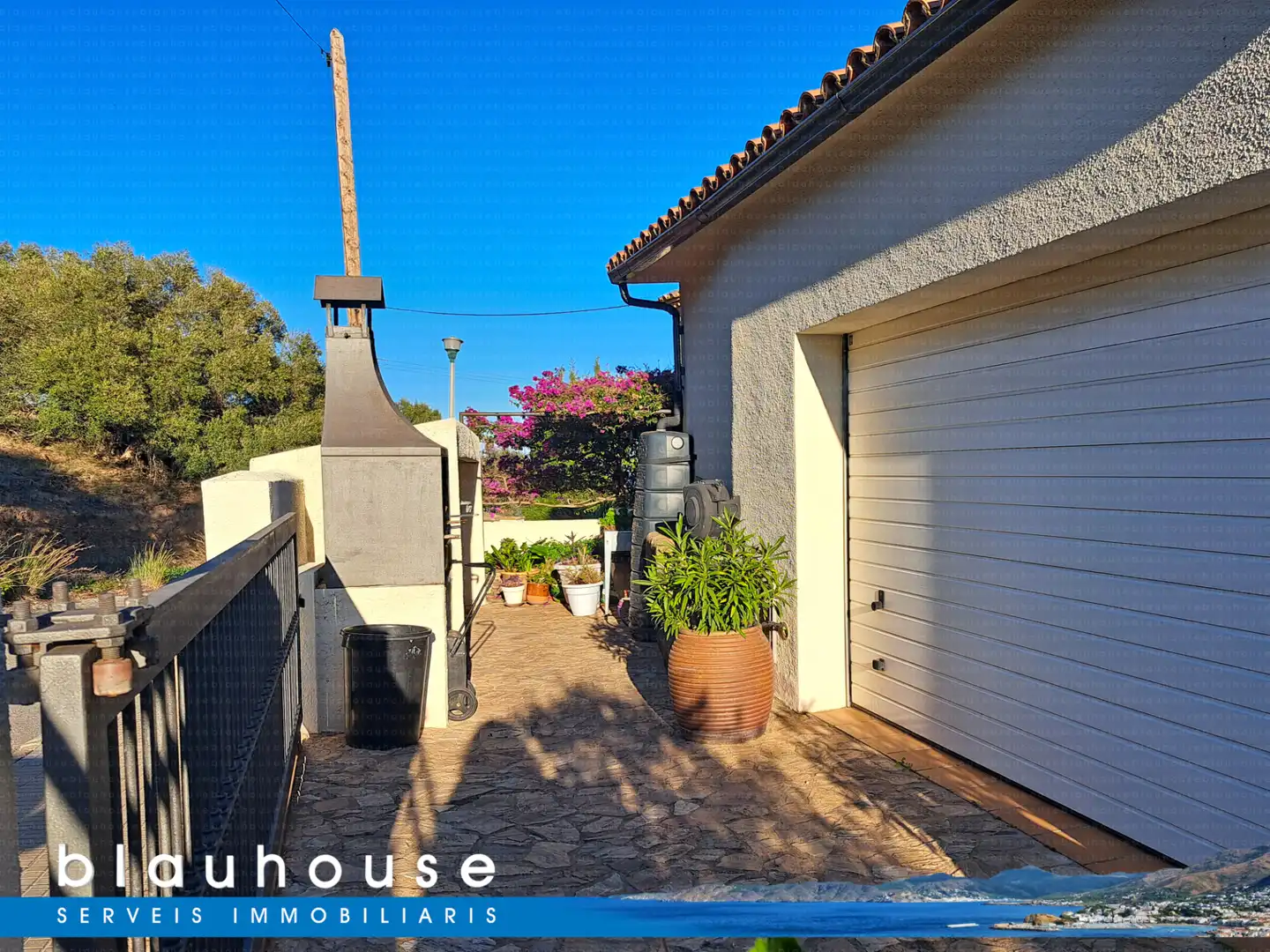 Vista exterior de Casa o xalet en venda en Llançà amb Aire condicionat, Calefacció i Jardí privat