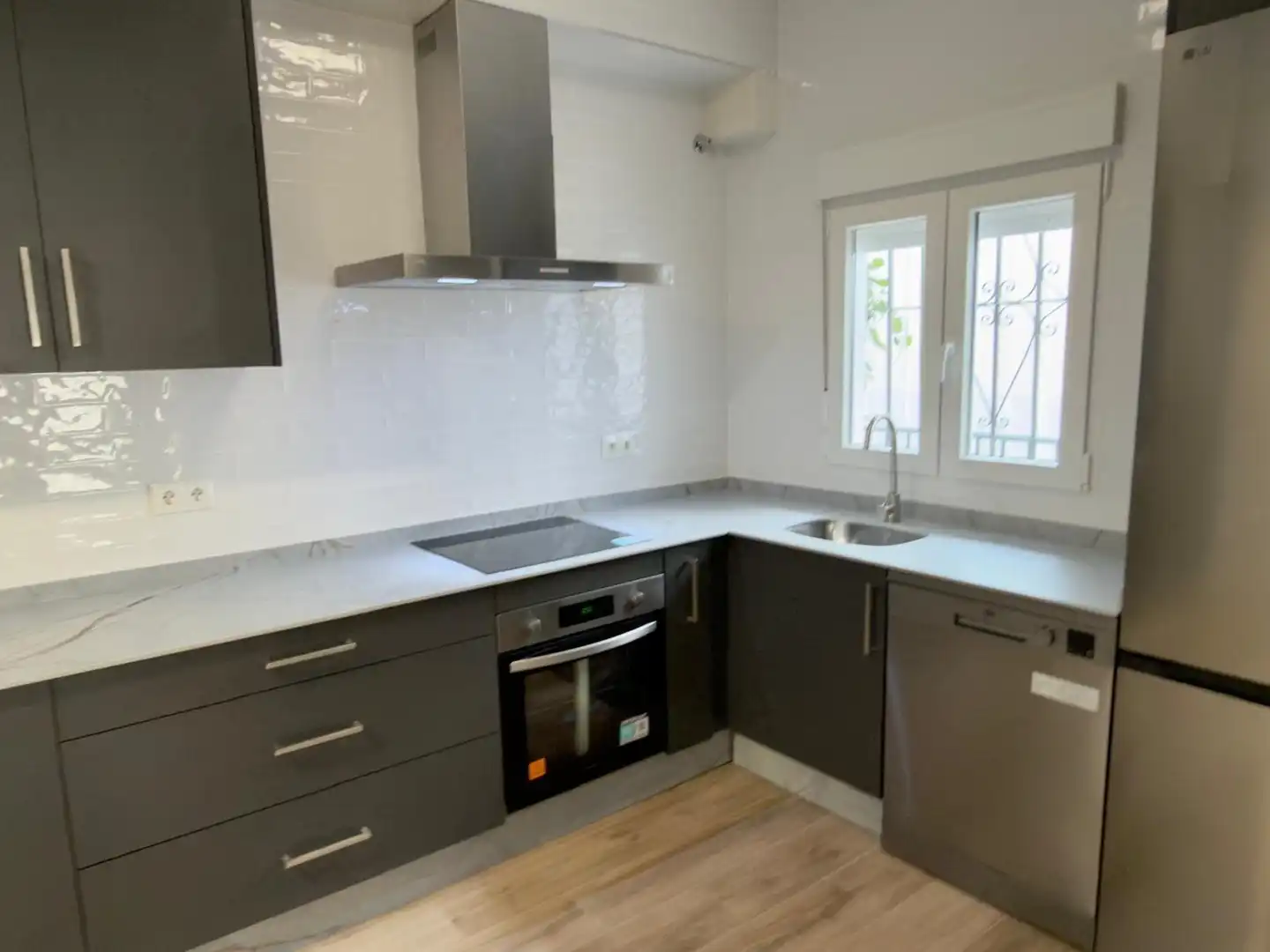 Cocina de Piso de alquiler en Sevilla con Balcón