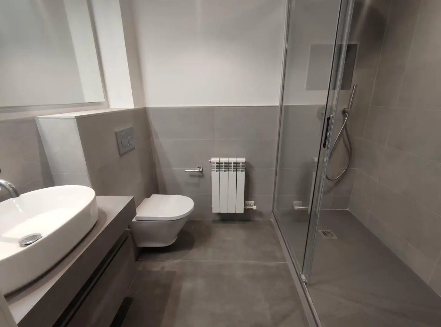 Baño de Piso de alquiler en Girona con Aire acondicionado, Calefacción y Parquet