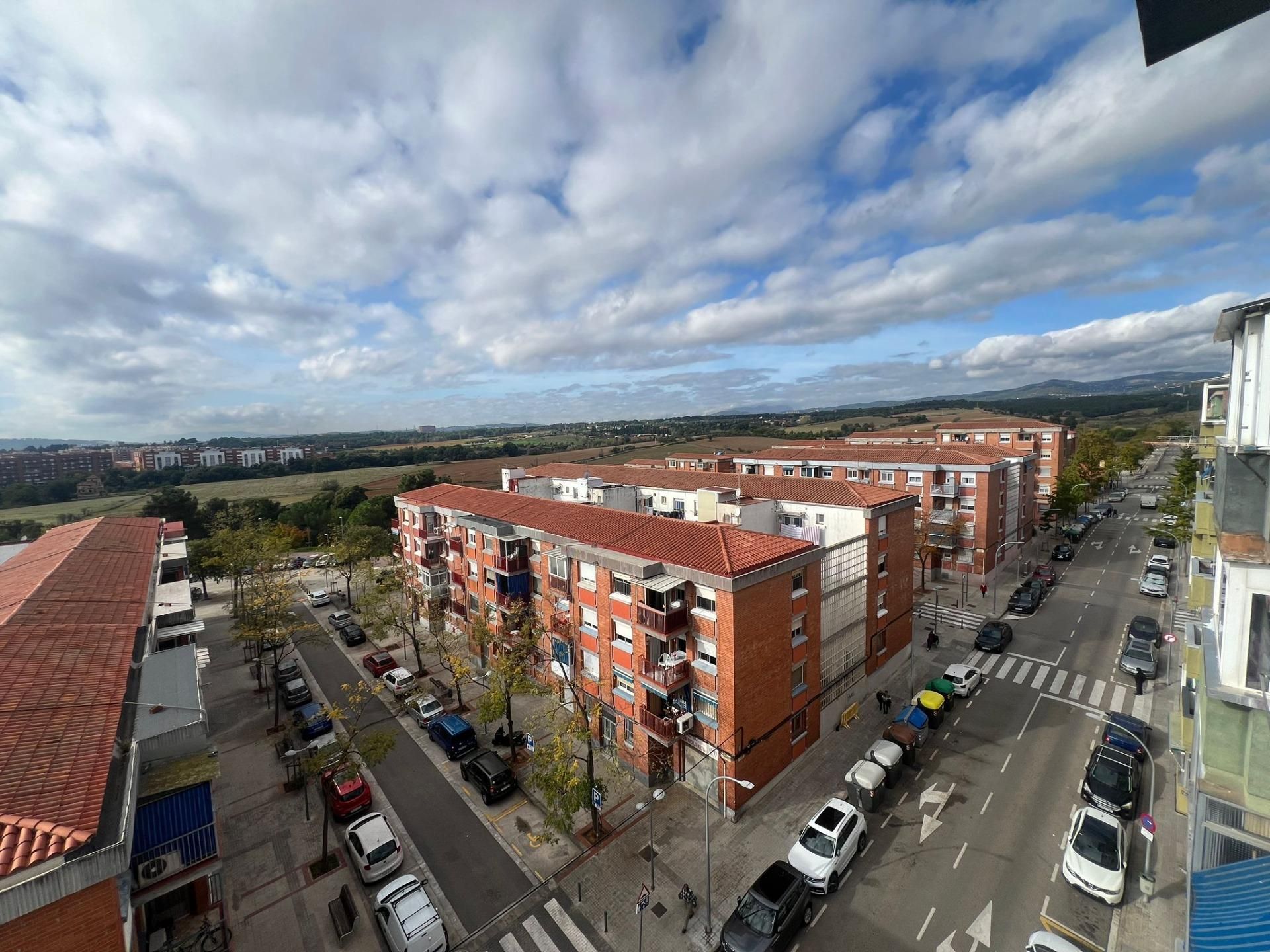 Exterior view of Flat for sale in Sabadell  with Air Conditioner, Terrace and Storage room