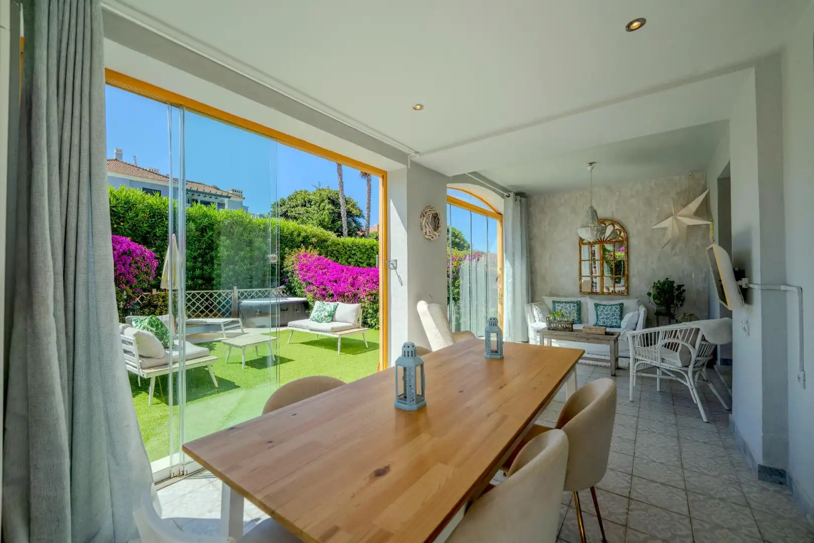 Comedor de Casa adosada en venta en Ayamonte con Aire acondicionado, Calefacción y Jardín privado