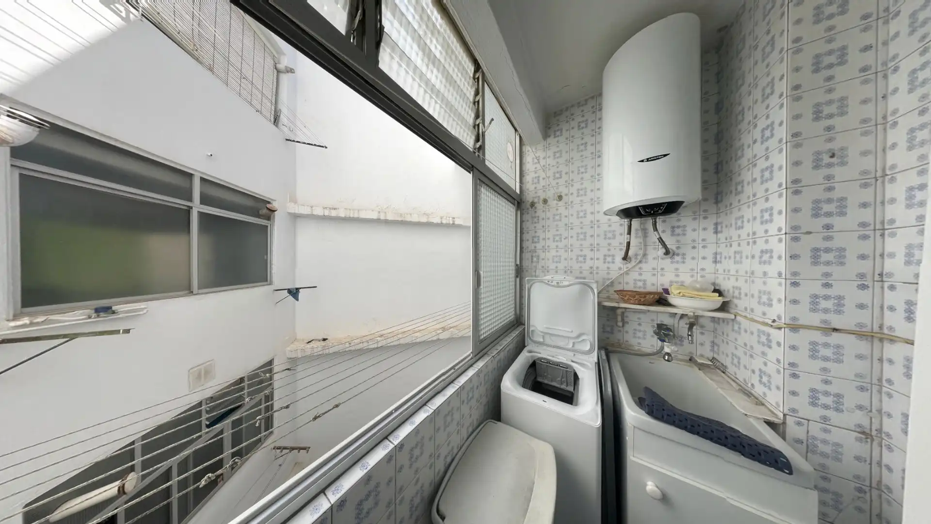 Bathroom of Flat for sale in Alicante / Alacant  with Air Conditioner, Heating and Furnished