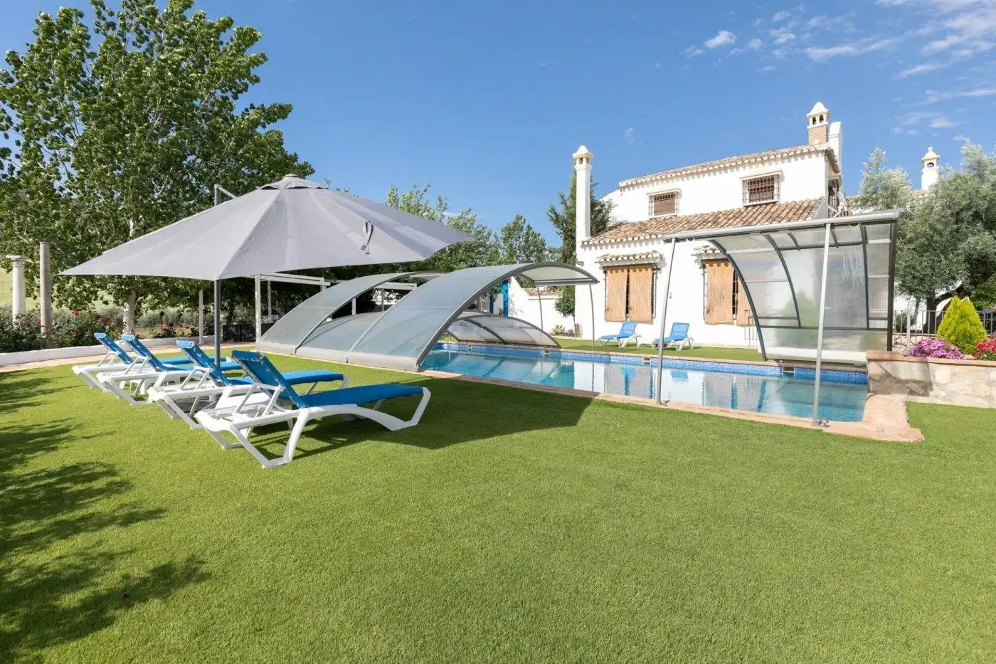 Piscina de Casa o xalet en venda en Montefrío amb Aire condicionat, Calefacció i Jardí privat