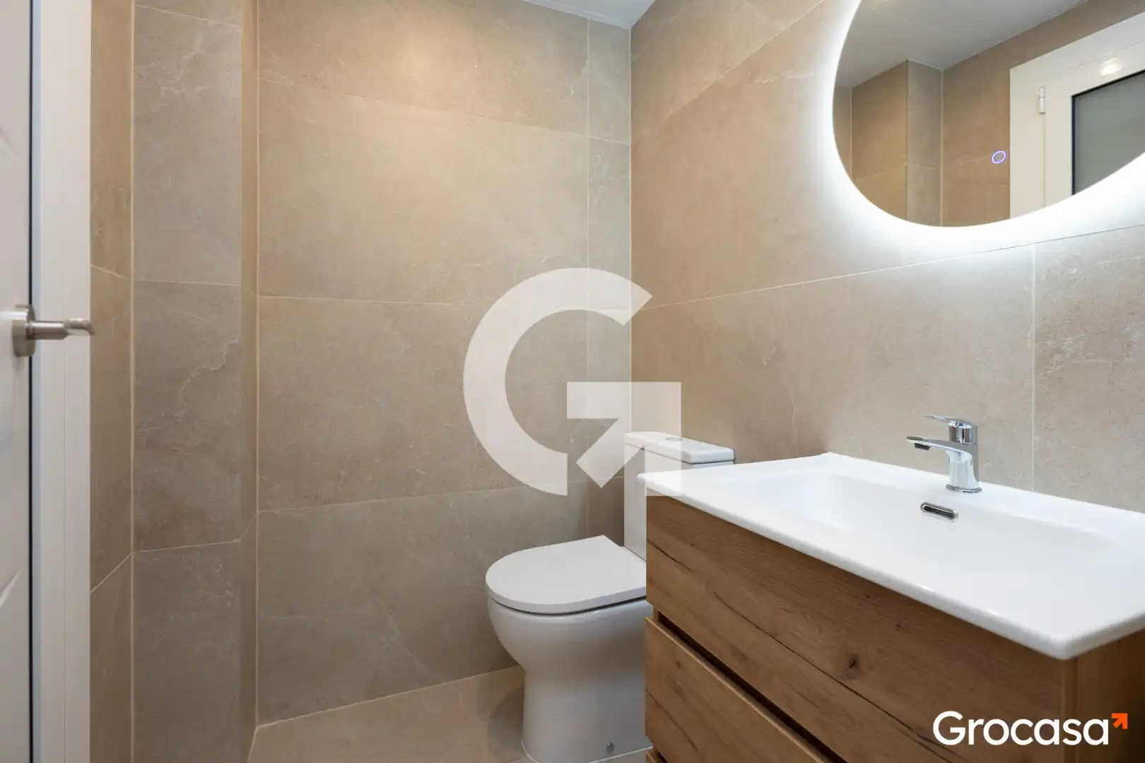Bathroom of Flat for sale in Sant Vicenç Dels Horts  with Air Conditioner, Heating and Oven
