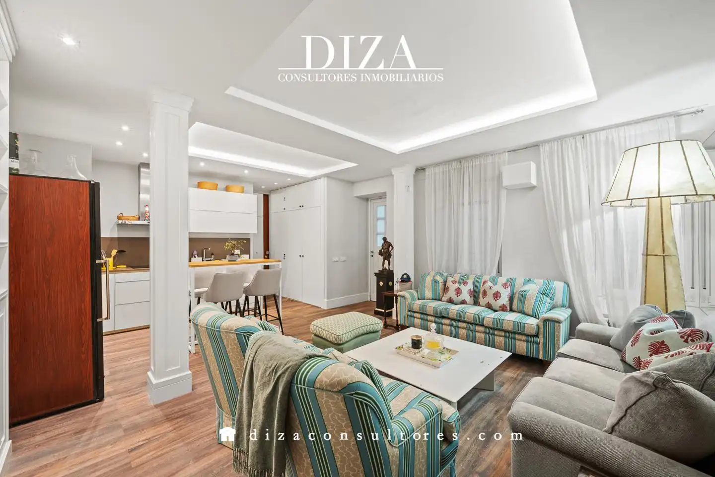 Living room of Ground floor for sale in Madrid  with Air Conditioner, Heating and Parquet flooring