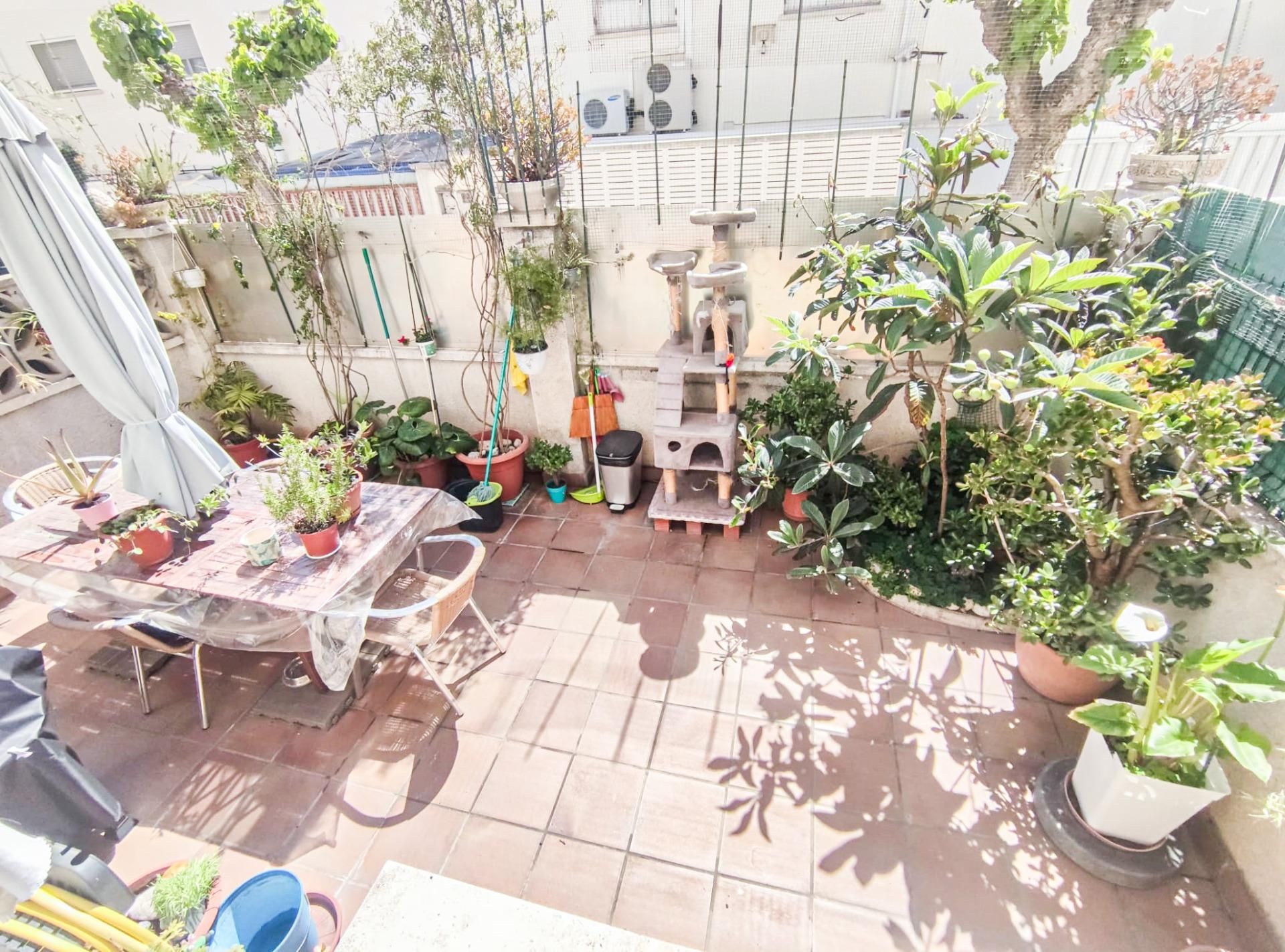 Jardí de Casa o xalet en venda en Vilanova i la Geltrú amb Calefacció, Jardí privat i Terrassa