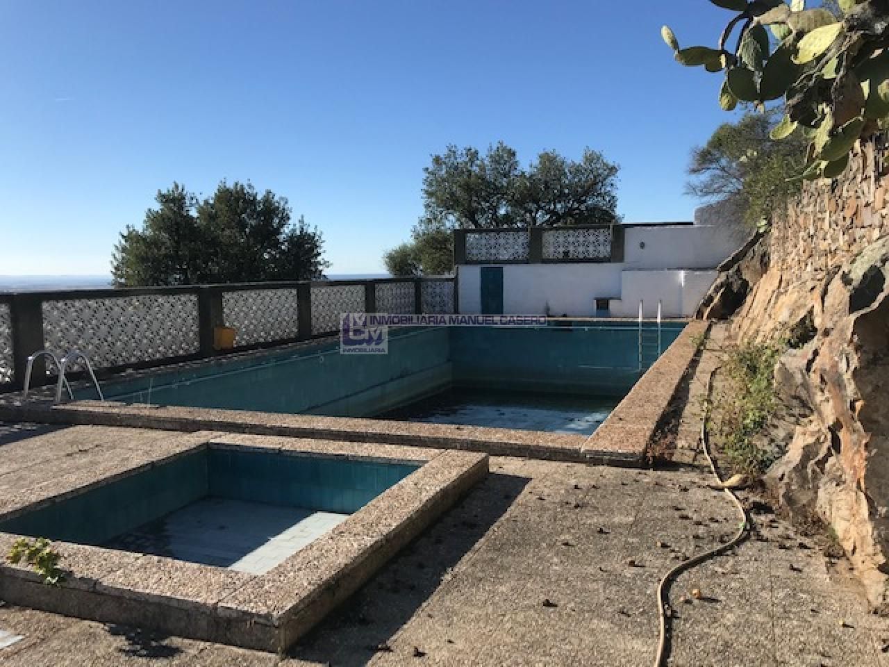 Swimming pool of House or chalet for sale in Cáceres Capital  with Heating, Private garden and Swimming Pool