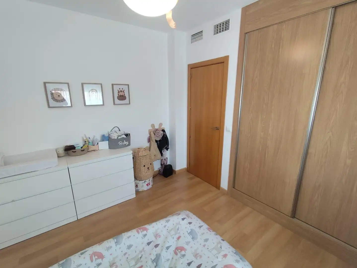 Schlafzimmer von Wohnung zum Verkauf in Murcia mit Klimaanlage und Balkon