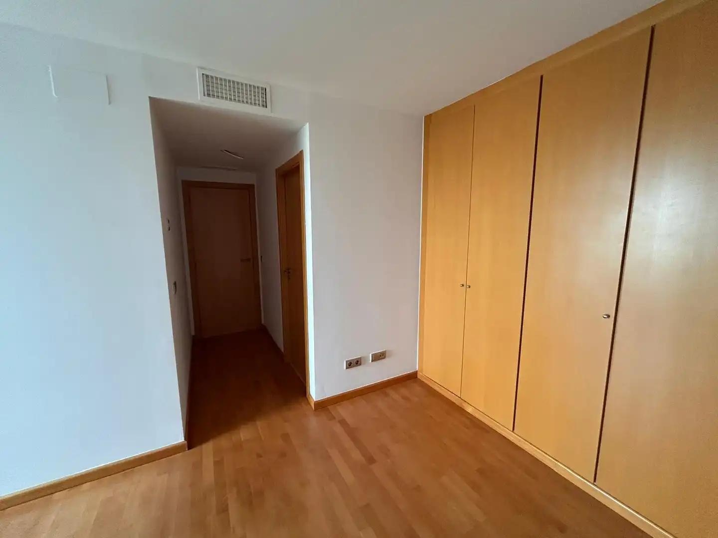 Wohnung zum Verkauf in Mislata mit Klimaanlage, Heizung und Parkett