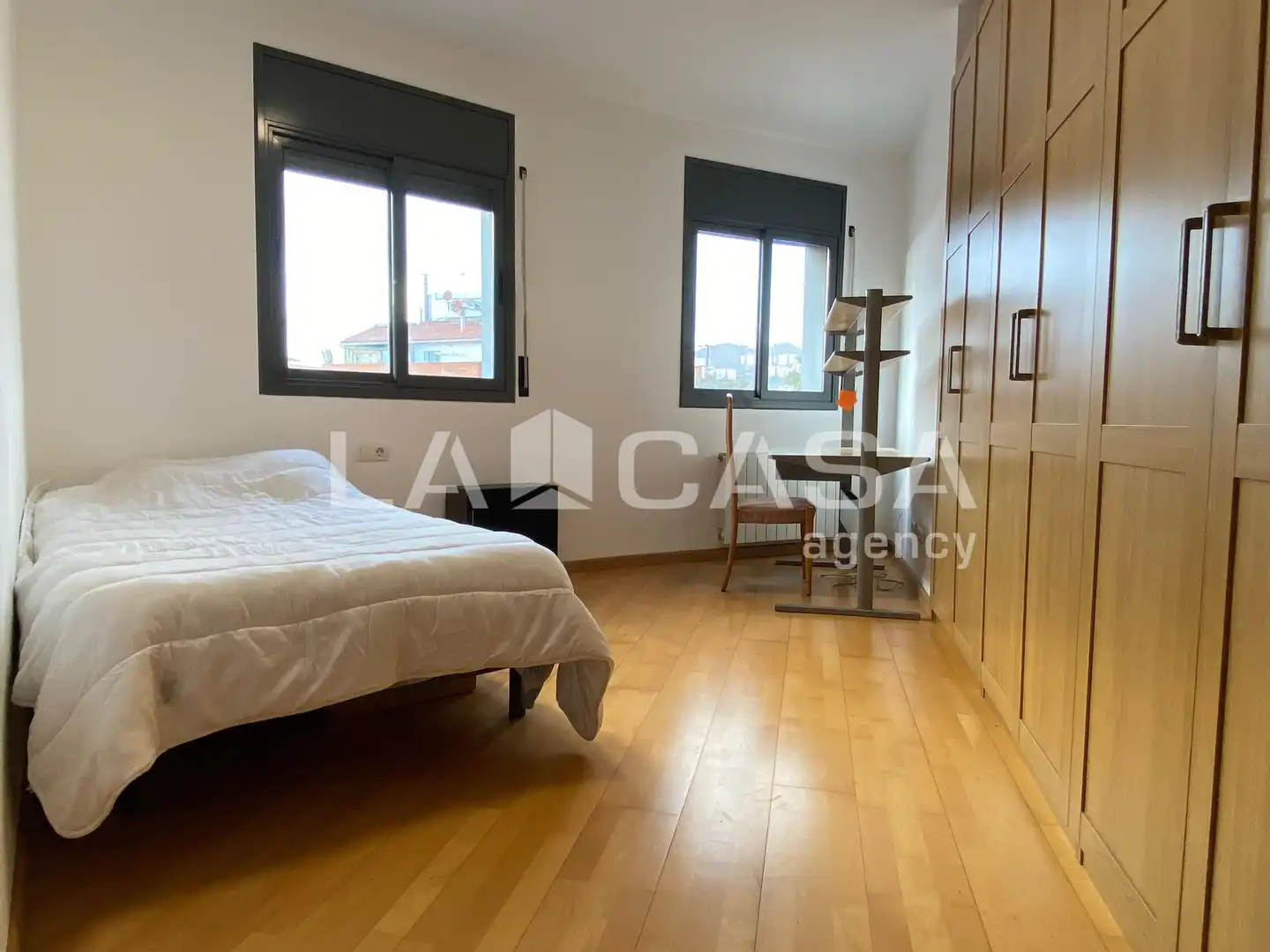 Habitación de Ático en venta en Santa Coloma de Gramenet con Calefacción, Terraza y Trastero
