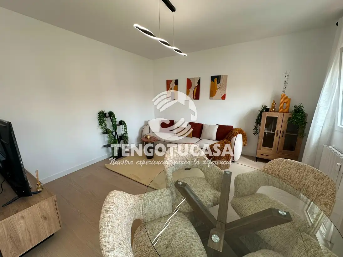 Living room of Flat for sale in Madrid  with Air Conditioner, Heating and Parquet flooring