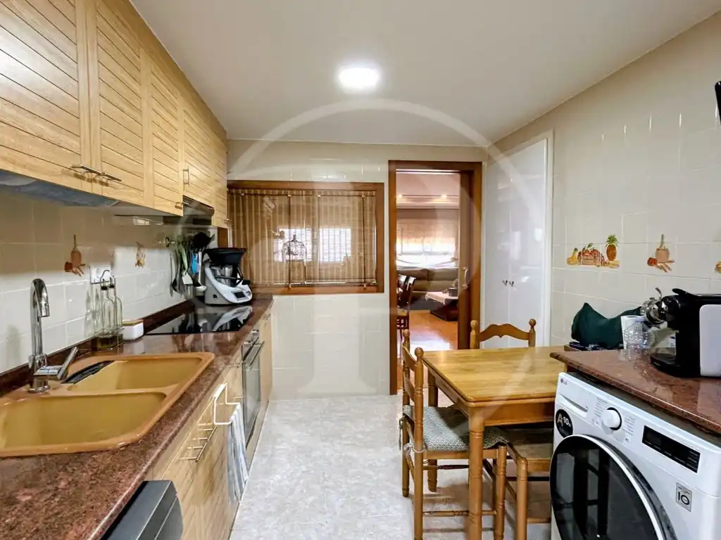 Kitchen of Flat for sale in Paterna  with Air Conditioner