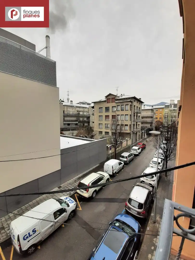 Aparcament de Pis en venda en La Seu d'Urgell amb Calefacció i Balcó
