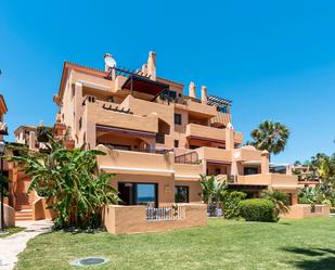 Vista exterior de Apartament en venda en Estepona amb Calefacció, Terrassa i Forn