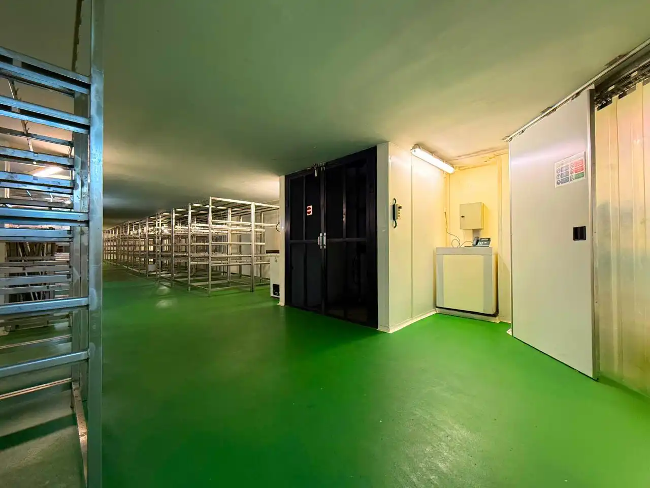 Local comercial en venta en Carrer de Joaquim Ruyra, imagen 6