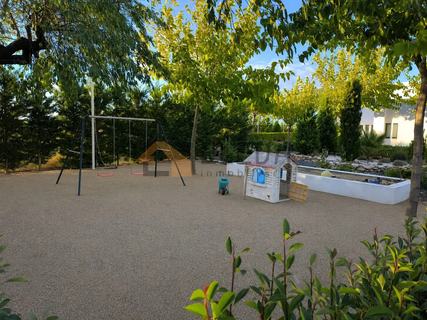 Finca rústica en venta en La Roda con Jardín privado