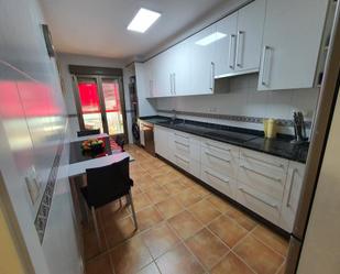 Cuina de Apartament en venda en Boiro amb Terrassa i Balcó