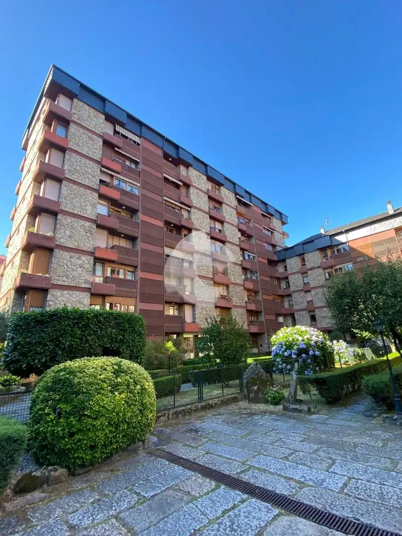 Außenansicht von Wohnung zum Verkauf in Ourense Capital  mit Heizung, Terrasse und Abstellraum