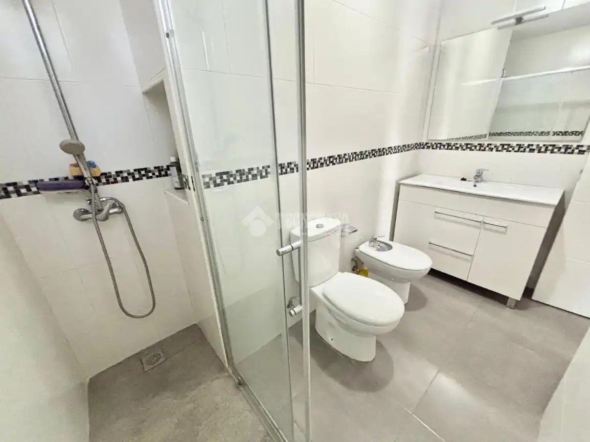 Bathroom of Flat for sale in Benalmádena  with Air Conditioner, Heating and Parquet flooring