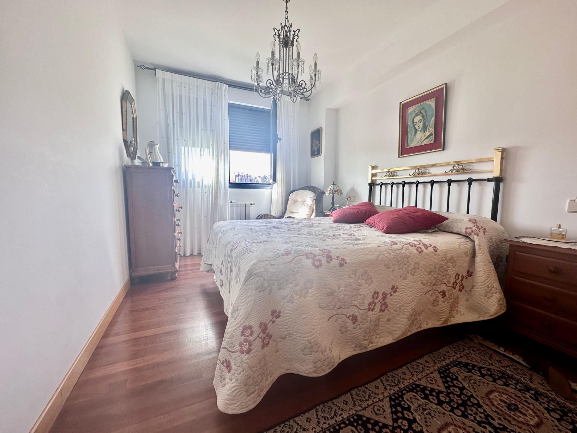 Dormitori de Pis de lloguer en Santander amb Calefacció, Jardí privat i Parquet