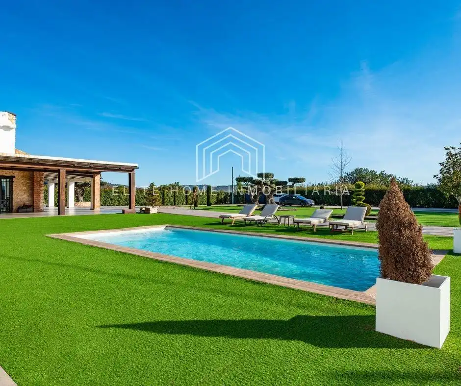 Swimming pool of Houses for sale in Useras /  Les Useres  with Air Conditioner, Private garden and Terrace